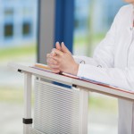 Hilfsmittel für Senioren im Alltag: Praktische Lösungen für mehr Lebensqualität